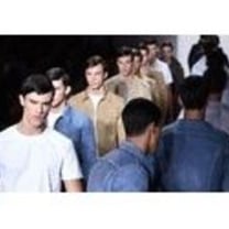 Calvin Klein Collection juega con la Semana de la Moda para hombres