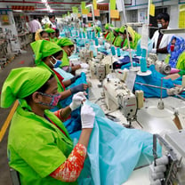 Bangladesh: sorpasso alla Cina nell’import di knitwear in Europa, ma gli operai locali lottano per salari degni