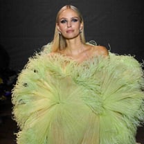 Todo al brillo en Georges Hobeika, Rahul Mishra y Giambattista Valli