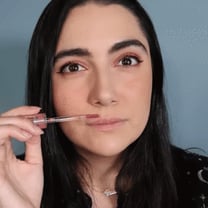 Safiya Nygaard è l’influencer del beauty che guadagna di più sui social network