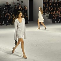 La elegancia minimalista de Courrèges y el chic llamativo de Rahul Mishra en la Fashion Week de París