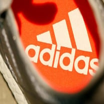 Moody's Adidas'ın Kredi Notunu A3'e Düşürdü