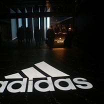 Продажи кроссовок Yeezy за квартал принесли Adidas 350 млн евро дохода