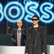 Boss zeigt auf der MFW Looks für das Büro einer Techtopia-Zukunft