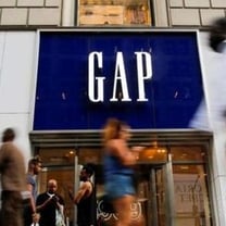 Gap's profit forecast misses as Banana Republic remains weak