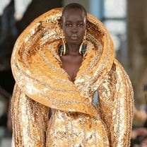 Schiaparellis emotionaler Surrealismus zum Auftakt der Haute Couture-Woche Paris