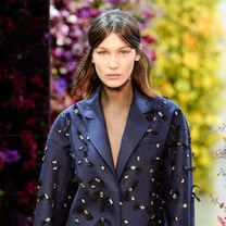 Sensualidad entre flores para Jason Wu y ante móviles para BCBG en Nueva York