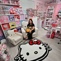 Star mondiale du "kawaï" japonais, Hello Kitty fête ses 50 ans