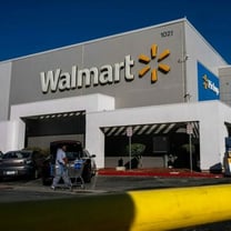 Walmart cements retail dominance with best year since 1998