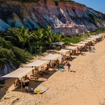 Iguatemi desembarca no Beach Club Praia Tartarugas, em Trancoso, com experiências para o verão