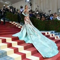 Stars sparkle at Met Gala in New York