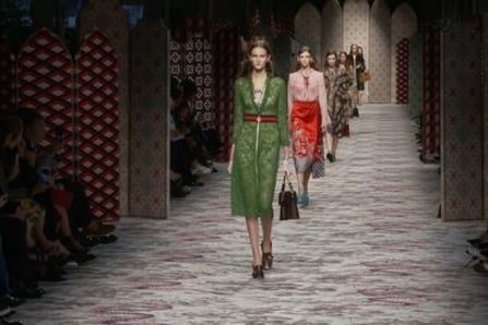 Gucci- Fashion Show Ready to Wear Spring-Summer 2016 in Milan (with interview)