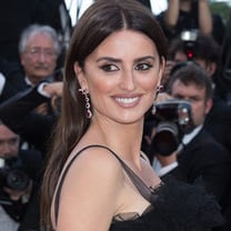 Penelope Cruz lancia una collezione di gioielli con Swarovski