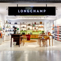 Aeroporto de Lisboa reforça oferta de luxo com Longchamp e Boss