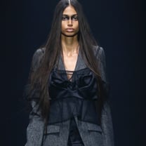 Vera Wang soars yet stumbles