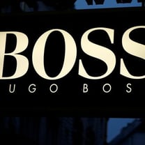 Hugo Boss actualiza al alza sus objetivos de ventas para 2025, hasta los 5000 millones de euros