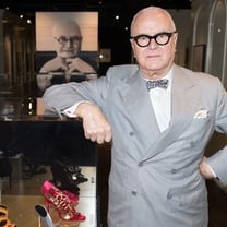 "Schuh-Gott" Manolo Blahnik wird 80 - und ist "nonstop am Arbeiten"