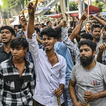 Cientos de fábricas textiles cierran en Bangladesh tras las protestas