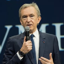 Bernard Arnault conferma di aver acquisito una quota di minoranza in Richemont