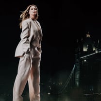 Boss escolhe Londres para lançamento de campanha com holograma gigante de Gisele Bündchen