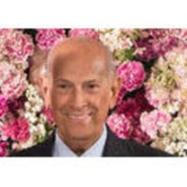 American fashion designer Oscar de la Renta dies at 82