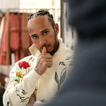 Dior Homme Yeni Marka Elçisi Lewis Hamilton ile Birlikte Bir Kapsül Koleksiyon Sunacak