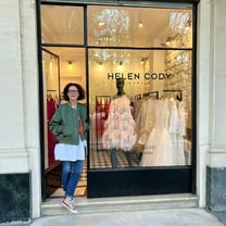 Helen Cody apresenta pop-up no Palais Royal em Paris