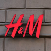 Rede têxtil sueca H&M planeja entrar no Brasil em 2025