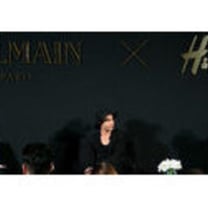 デザイナーが語るバルマン×H&M「手が届くクチュール」を表現