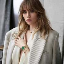 Suki Waterhouse se suma a la nueva campaña de Boss repleta de estrellas