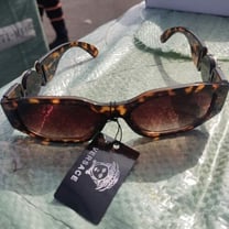 Chile confisca más de 2 millones de dólares en lentes de sol falsificados de firmas como Versace, Chanel y Louis Vuitton