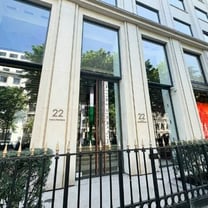 LVMHと仏ホテルチェーンのアコーがパートナーシップを締結、ヨットやホテル事業を展開