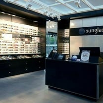 Sunglass Hut abre dos nuevas tiendas en Colombia