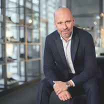 Hugo Boss nombra a un nuevo director de ventas y cambia de estrategia