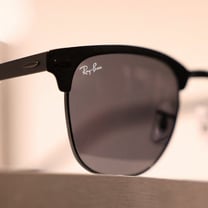 EssilorLuxottica déçoit les attentes au troisième trimestre, la Chine pèse