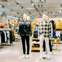 Nel 2023 il settore moda in Francia ha perso 4.000 posti di lavoro e il 3,5% del valore