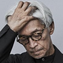 传奇音乐人坂本龙一与时尚圈有哪些交集？