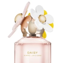 Marc Jacobs Beauty amplia la sua partnership con Coty