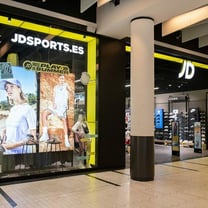 JD Sports emite un "profit warning" y culpa al clima de sus ventas a la baja