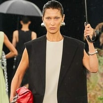 Jil Sander estende la licenza con Coty