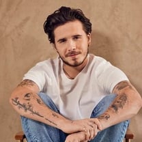 Pepe Jeans London une forças com Brooklyn Beckham por dois anos para fortalecer sua divisão masculina